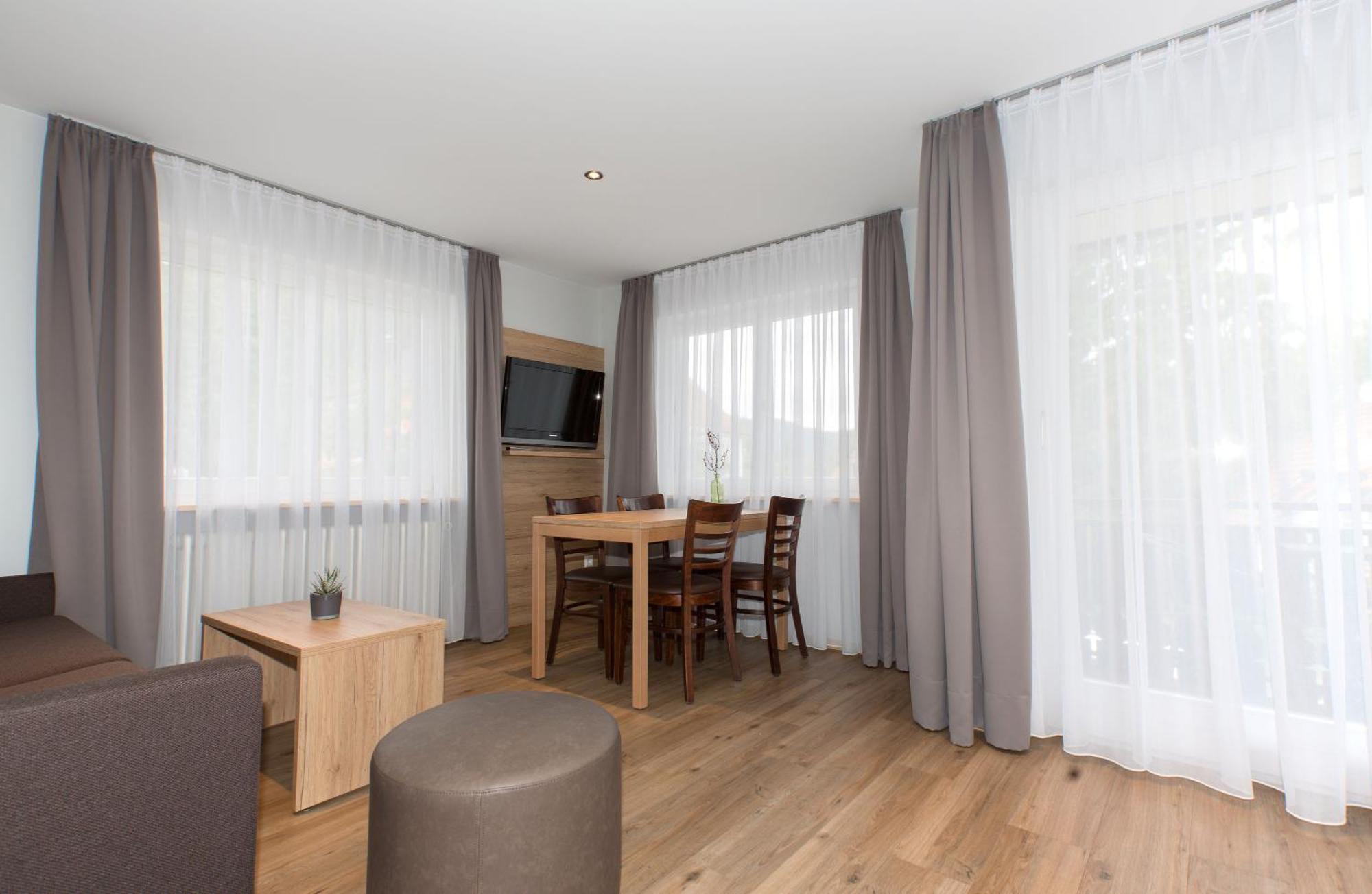 Appartements 'In Vino Veritas' Haslach im Kinzigtal Exteriör bild